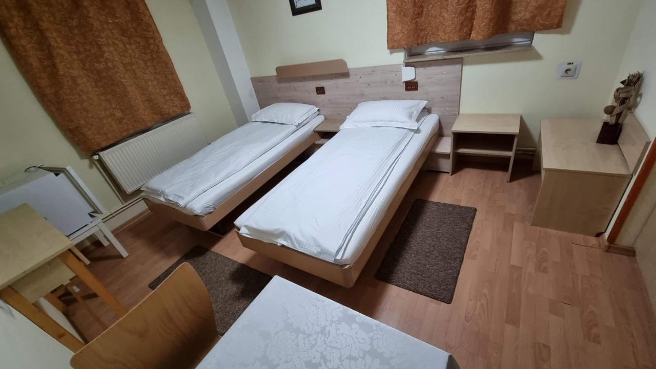 Frühstückspension Pensiunea Zodiac 3*