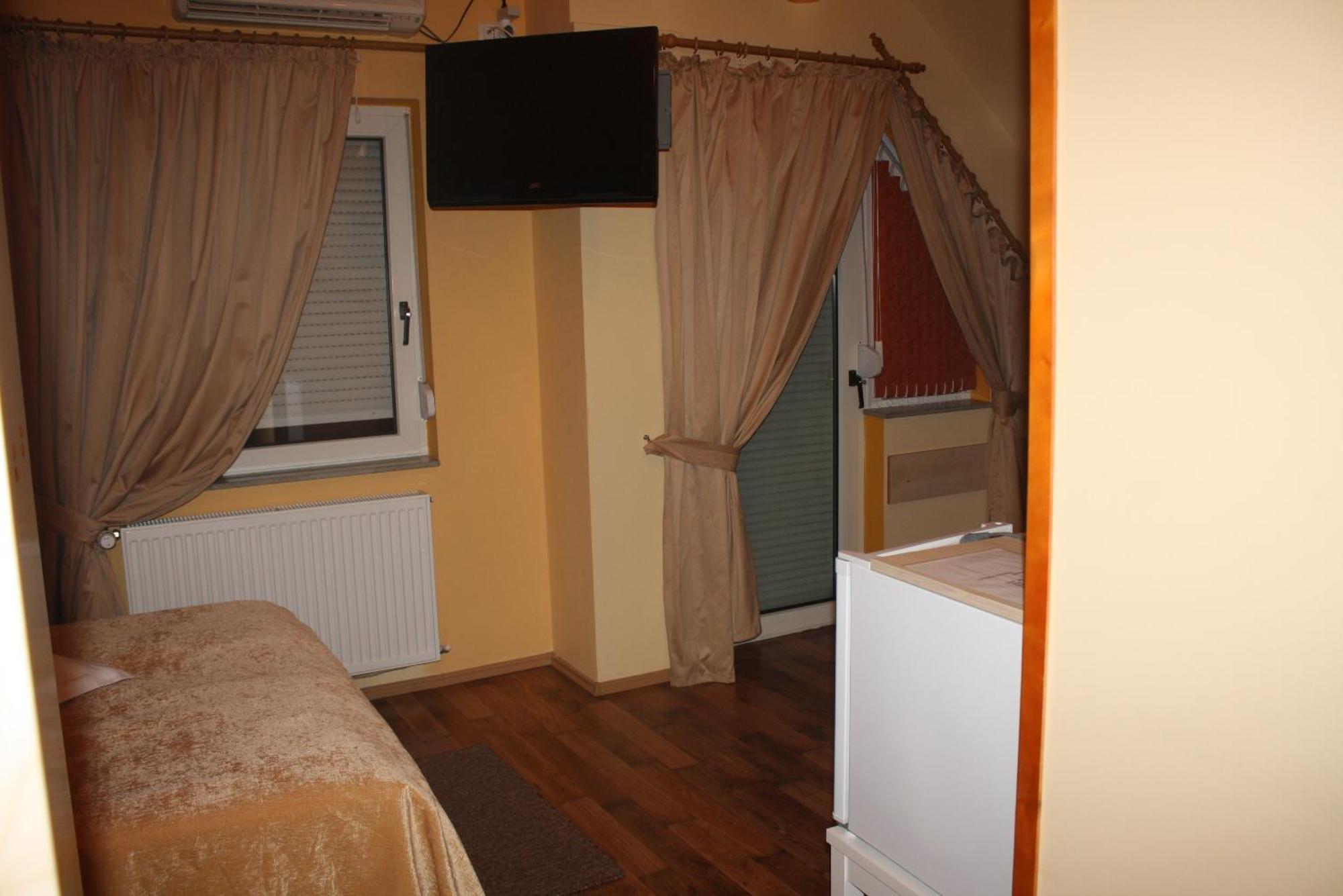 Couette-café Pensiunea Zodiac 3*